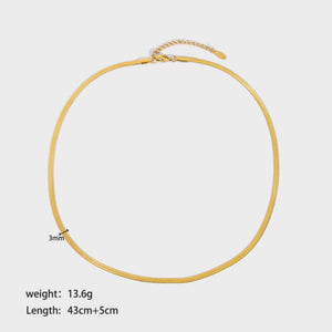 Collar hueso de serpiente medio dorado Collar hueso de serpiente medio dorado