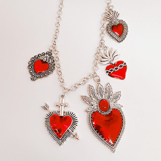 Collar Sagrado corazon plateado con rojo