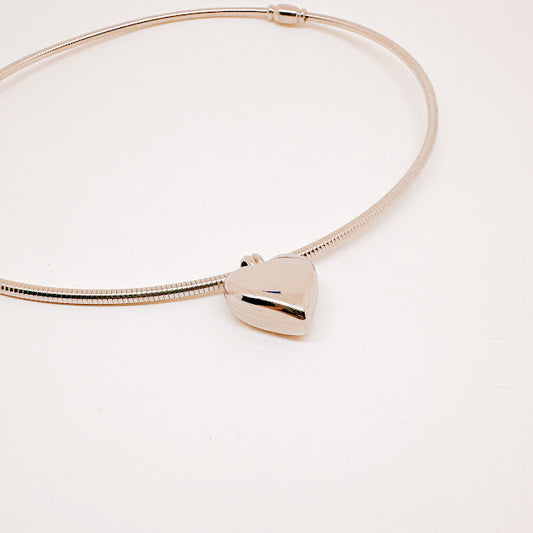 Collar Choker con corazon plateado