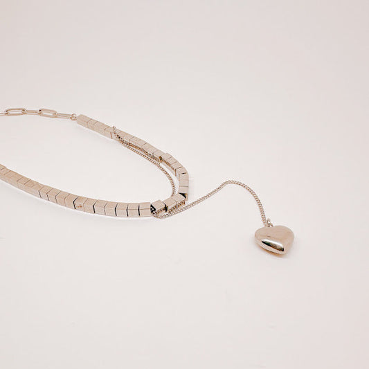 Collar Cubito con corazon plateado