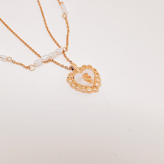 Collar Corazon aperlado dorado