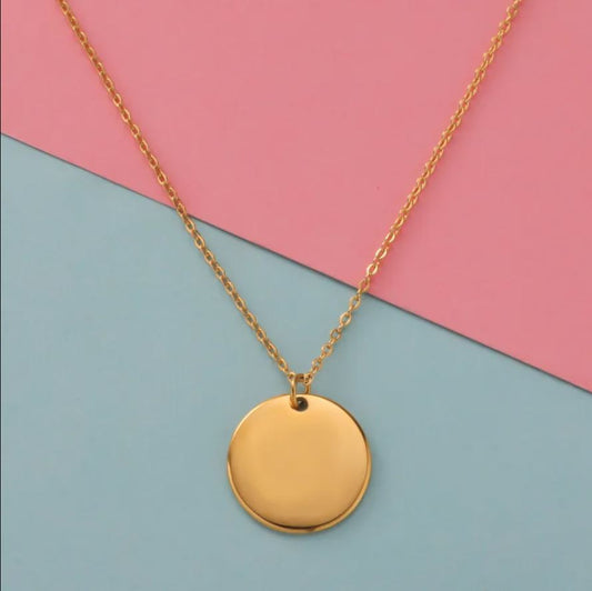 Collar plaquita redonda dorada 2cm