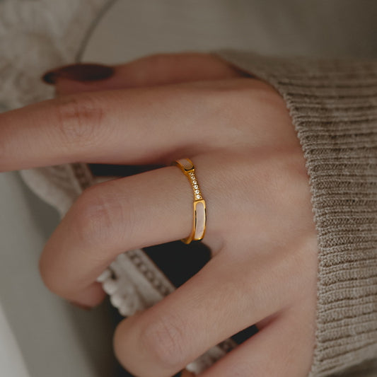 Anillo elegante blanco circonia romántico básico