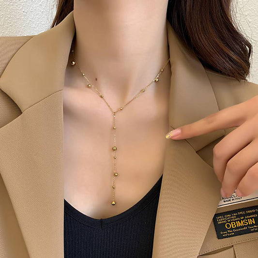 Collar estilo corbatín elegante básico