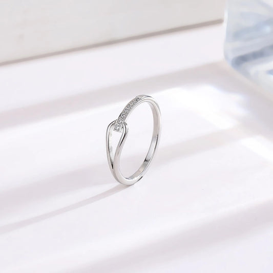 Anillo elegante simple romántico circonia