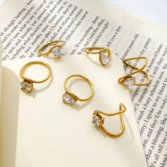 Anillo simple con circonias elegante casual