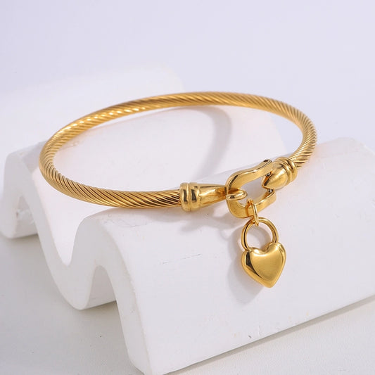 Pulsera con candado de corazón básica