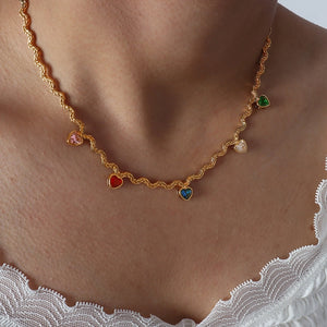 Collar estilo simple con corazones de circonias multicolor Collar estilo simple con corazones de circonias multicolor