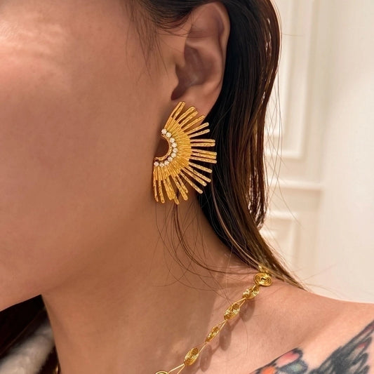 Aretes medio sol estilo etnicos elegantes básicos