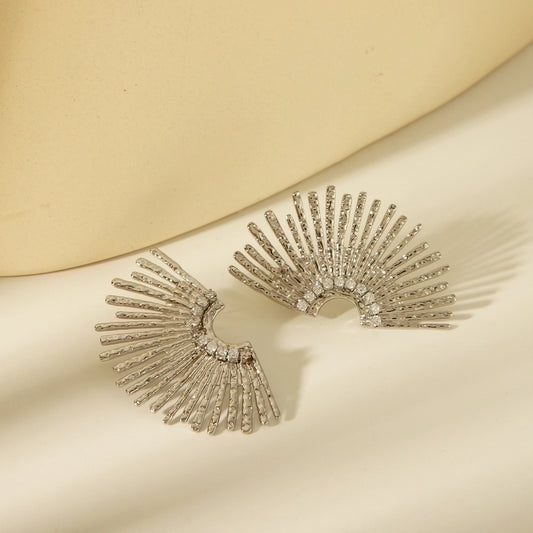 Aretes medio sol estilo etnicos elegantes básicos