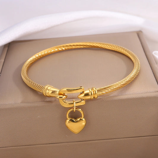 Pulsera con candado de corazón básica