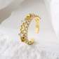 Anillo en forma de corona con diamantes