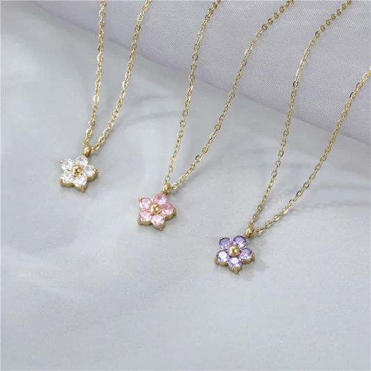 Collar diamantes de flor blanco