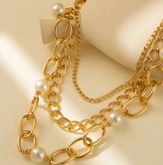 Collar Edna dorado con perla