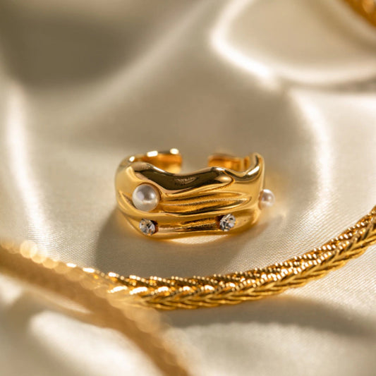 Anillo geométrico con perlitas minis