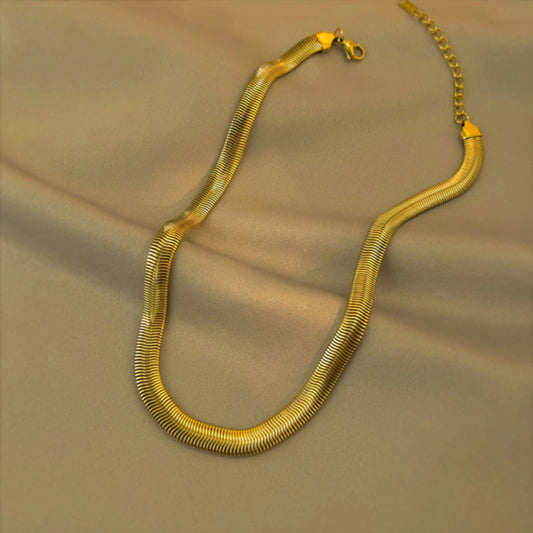 Cadena de hueso de serpiente media