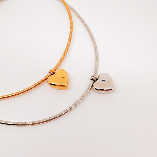 Collar Choker con corazon plateado