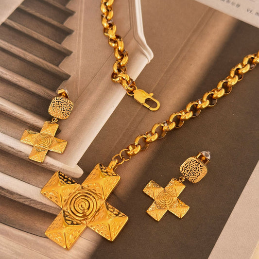 Collar de cruz estilo chunky casual tendencia