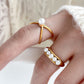 Anillos elegantes con perla diseños varios