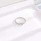 Anillo elegante simple romántico circonia