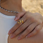 Anillo irregular tendencia geométrico casual