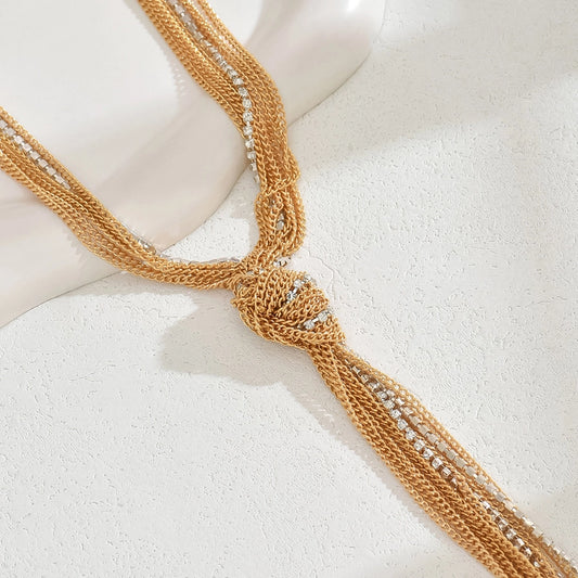 Corbatero collar elegante dorado