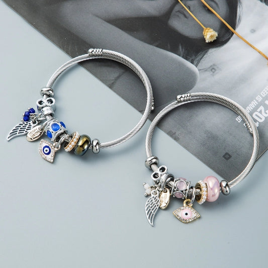 Pulseras charms plateada tendencia