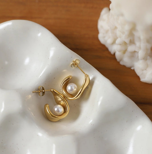 Arracadas elegantes con perla casual formal