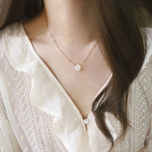 Collar flor mini estilo perla casual