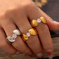 Anillo estilo chunky con piedra cristal
