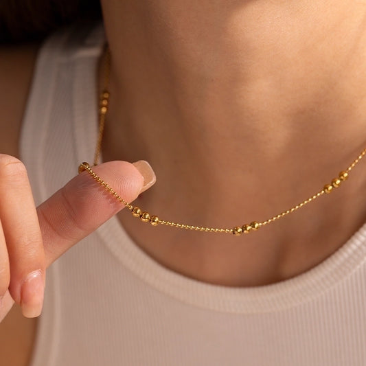 Collar con mini esferas dorado casual tendencia básico