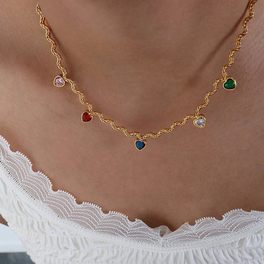 Collar estilo simple con corazones de circonias multicolor