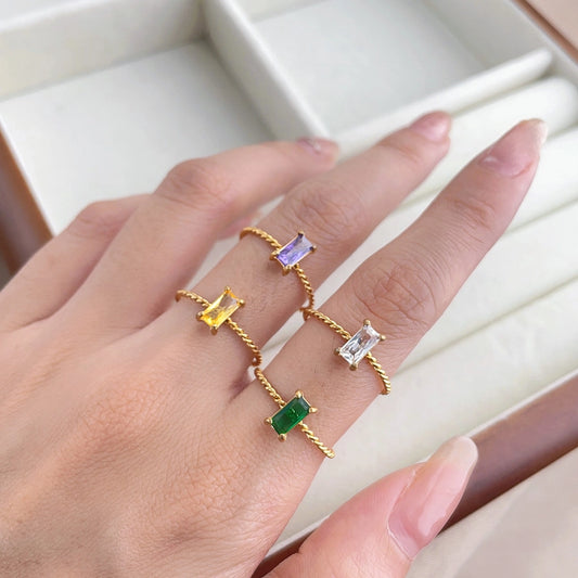 Anillo básico simple circonia tendencia