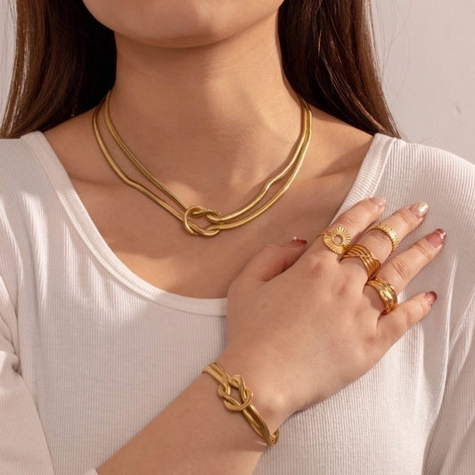 Pulsera elegante trenzada en tendencia panza de víbora
