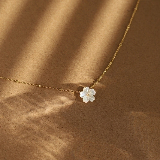 Collar flor mini estilo perla casual