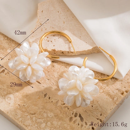 Aretes elegantes estilo perla